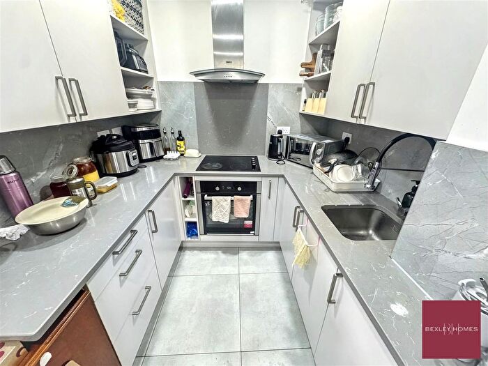 1 Bedroom Flat To Rent In Clubb Close, Plumstead, SE18