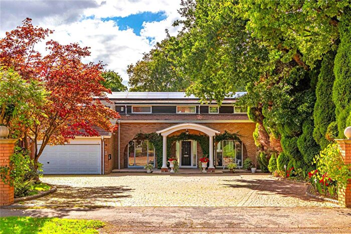 5 Bedroom Detached House For Sale In Oakway, Studham, Central Bedfordshire, LU6
