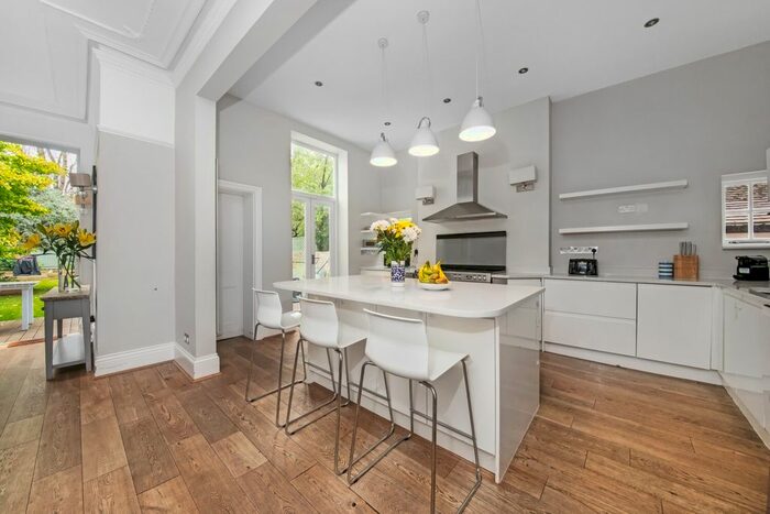 6 Bedroom Semi-Detached House To Rent In Bedwardine Road, Upper Norwood, London, SE19