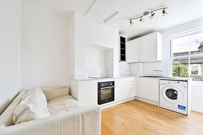 1 Bedroom Flat To Rent In St Elmo Road, Wendell Park, London, W12