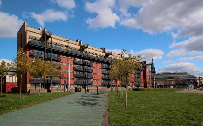 2 Bedroom Flat To Rent In Clyde Street, Glasgow, G1
