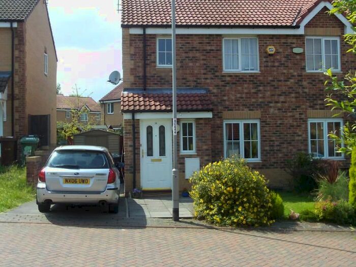 3 Bedroom Semi-Detached House To Rent In Cornstone Fold, Farnley, Leeds LS12