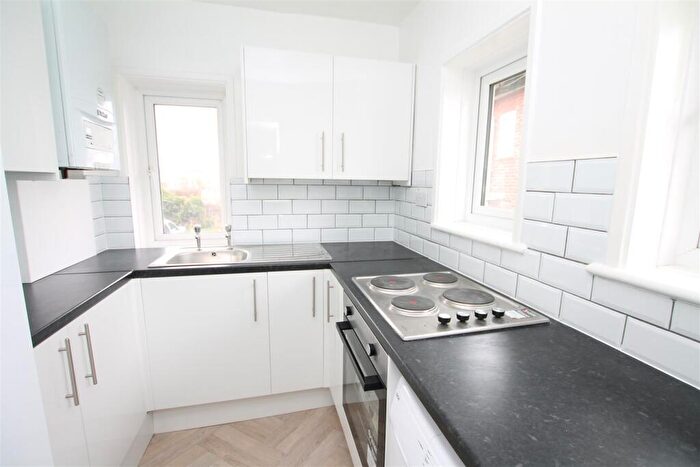 2 Bedroom Flat To Rent In South Coast Road, Peacehaven, BN10