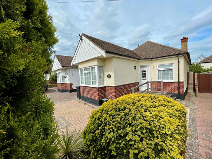 2 Bedroom Detached Bungalow For Sale In Fernwood, Benfleet, SS7