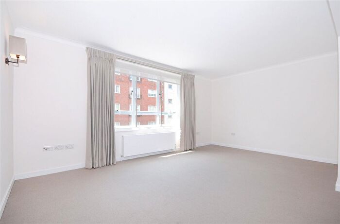 2 Bedroom Flat To Rent In Wedderburn House, Lower Sloane Street, SW1W