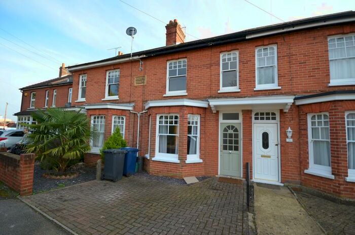 3 Bedroom Terraced House To Rent In Lower South View, Farnham, GU9