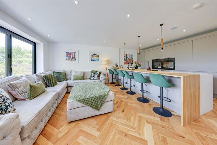 5 Bedroom Detached House For Sale In Healds Green, Chadderton, Oldham - Stunning, Newly Extended & Fully Refurbished Bed Home With Superb Outlook, OL1