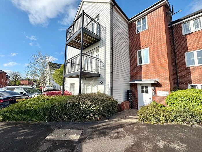 2 Bedroom Flat For Sale In Newton Drive, Church Crookham, Fleet, Hampshire, GU52