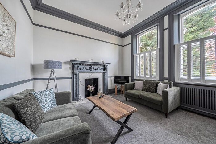 2 Bedroom Property For Sale In Osborne Road, Windsor, SL4