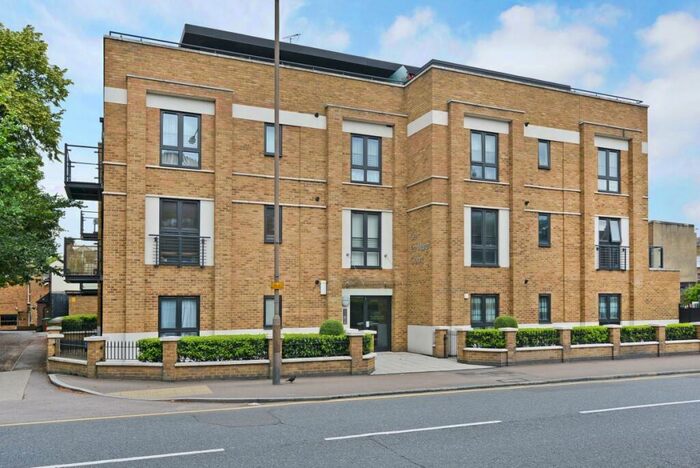 3 Bedroom Penthouse To Rent In Stratheden Road, SE3