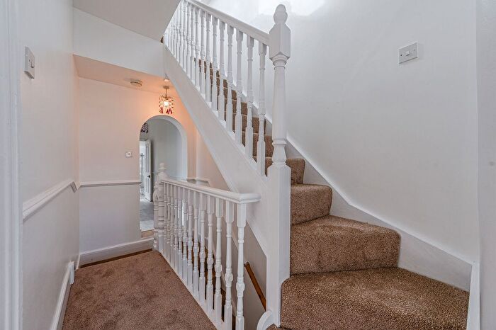 3 Bedroom Maisonette To Rent In Morgan Road, Bromley, BR1