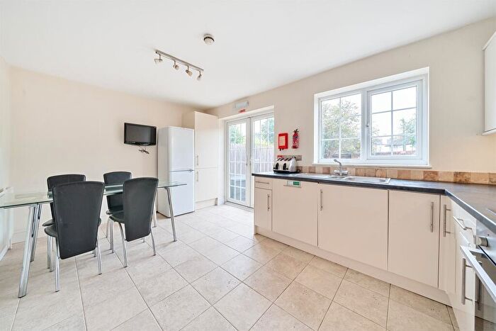 5 Bedroom End Of Terrace House For Sale In Wayside Mews, Maidenhead, SL6