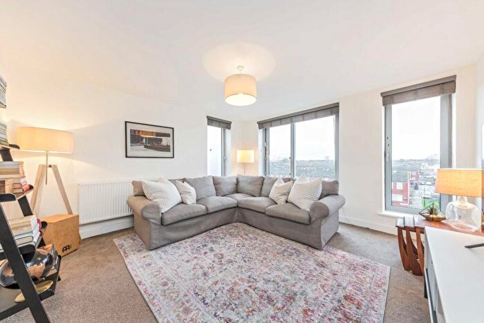 2 Bedroom Flat For Sale In Homerton Row, Homerton, E9