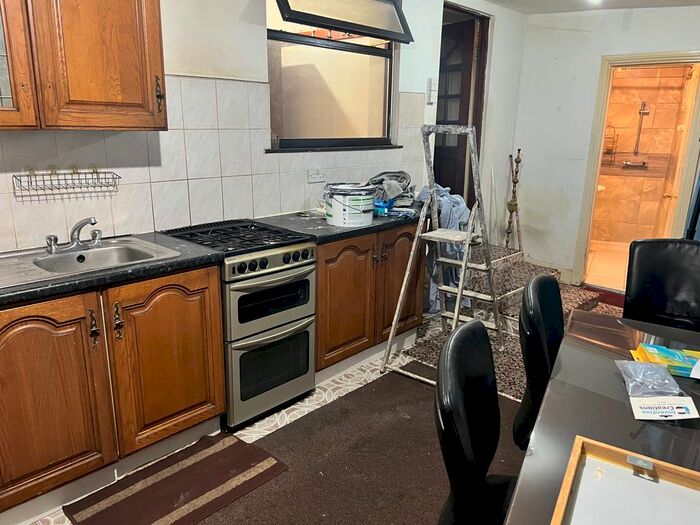 1 Bedroom Flat To Rent In York Road, Ilford, IG1