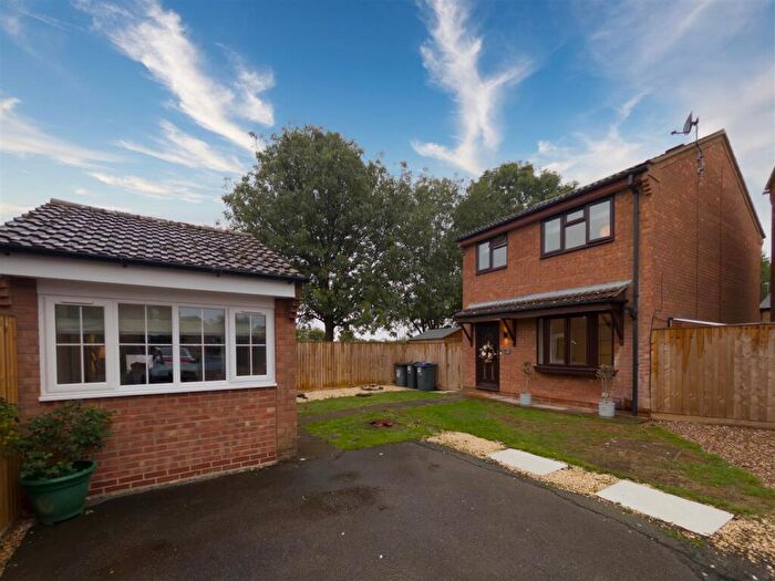 3 Bedroom Detached House For Sale In Locking Close, Bowerhill, Melksham, SN12