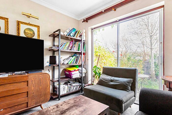 3 Bedroom Terraced House For Sale In Hall Farm Drive, Twickenham, TW2