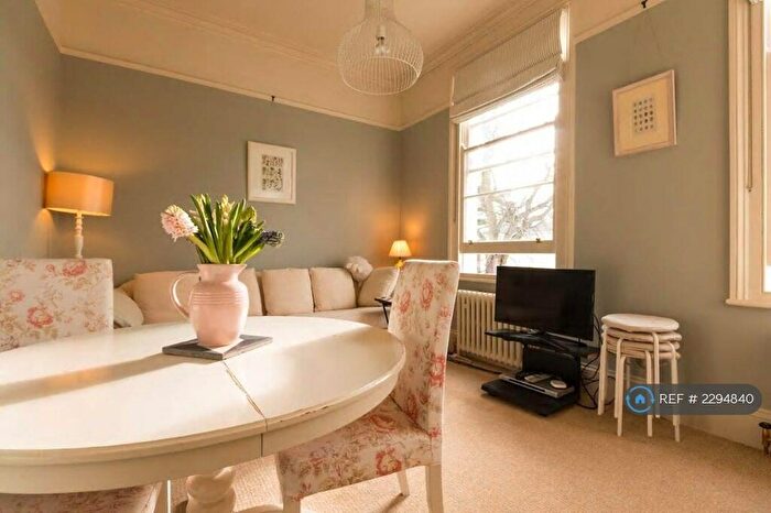 2 Bedroom Flat To Rent In Sydenham Road North, Cheltenham, GL52