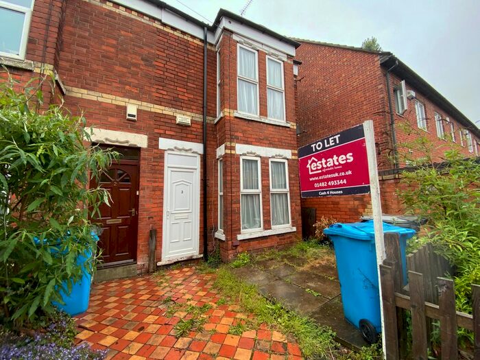 2 Bedroom End Of Terrace House To Rent In Lilac Avenue, Hull, HU5