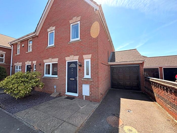 3 Bedroom End Of Terrace House For Sale In Colmar Close, Daventry, Northamptonshire, NN11