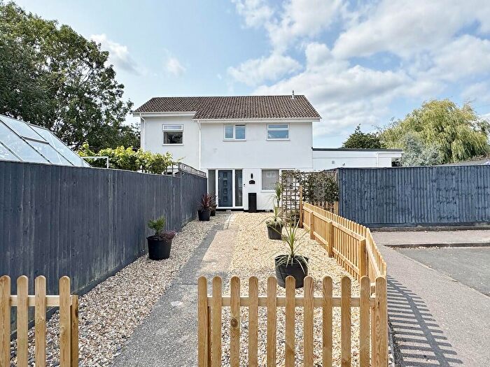 4 Bedroom Detached House For Sale In Heathfield Avenue, Catisfield, PO15