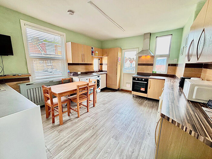 3 Bedroom Maisonette To Rent In Stukeley Road, Forest Gate, London, E7
