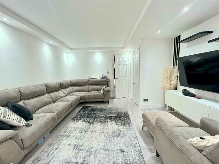 2 Bedroom House To Rent In Burley Hill, Harlow, CM17