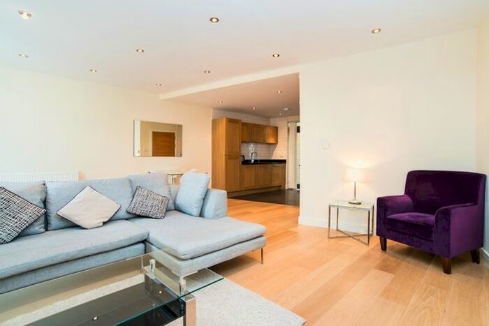 4 Bedroom Flat To Rent In Clemence Street, London, London, London, E14