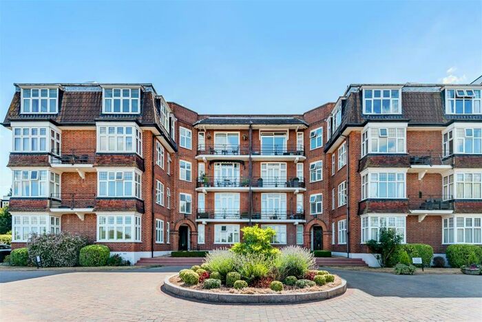 2 Bedroom Apartment To Rent In Portsmouth Road, Surbiton, KT6