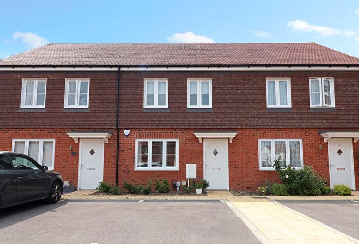 2 Bedroom Terraced House For Sale In Gleneagles Road, Botley, SO32