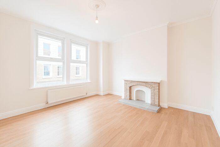 4 Bedroom Semi Detached House To Rent In St. James's Road, CR0