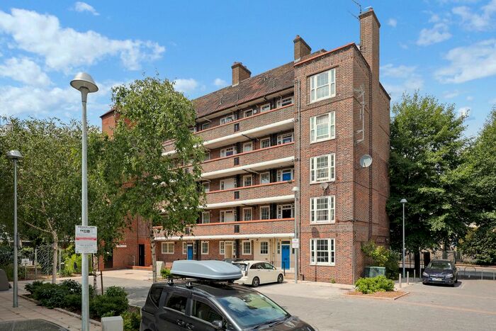 3 Bedroom Flat To Rent In Bow Road, London, E3