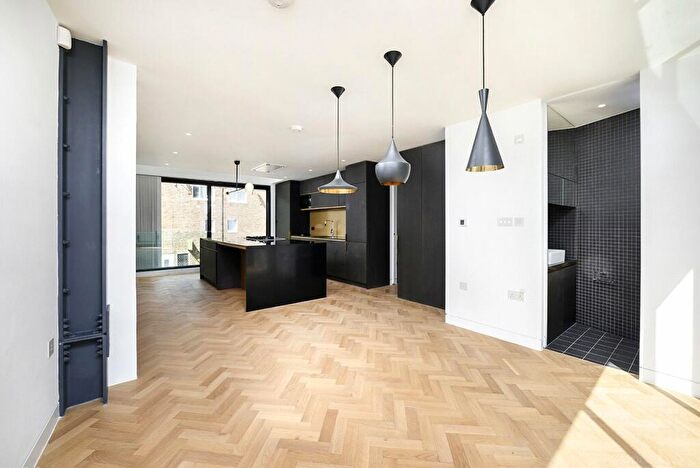 3 Bedroom Terraced House To Rent In Brick Lane, London, E2