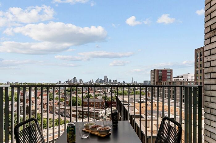 3 Bedroom Flat To Rent In Author King's Cross, A York Way, London -, N1