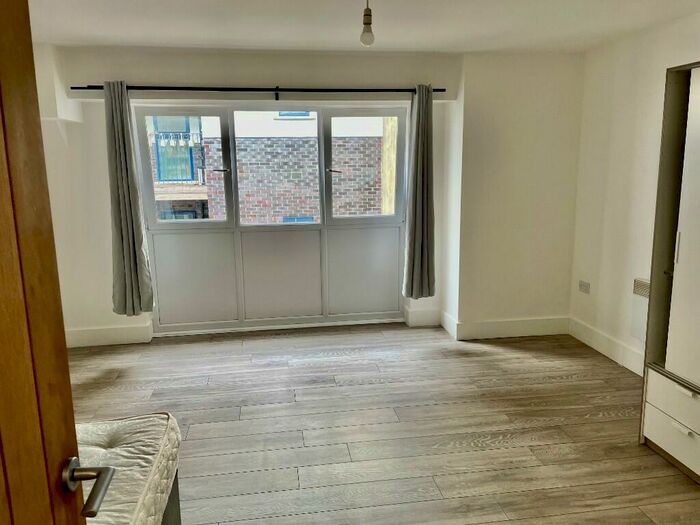 1 Bedroom Flat To Rent In Rollins Street, London, SE15