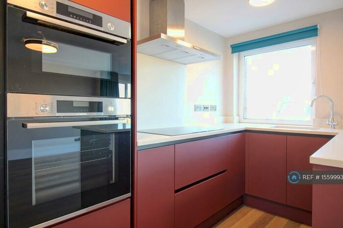 1 Bedroom Flat To Rent In The Drive, Hove, BN3
