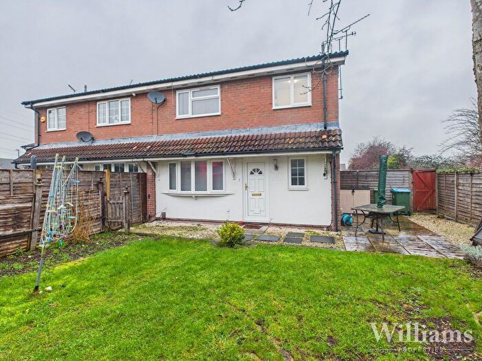 2 Bedroom Property For Sale In Lupin Court, Aylesbury, HP21