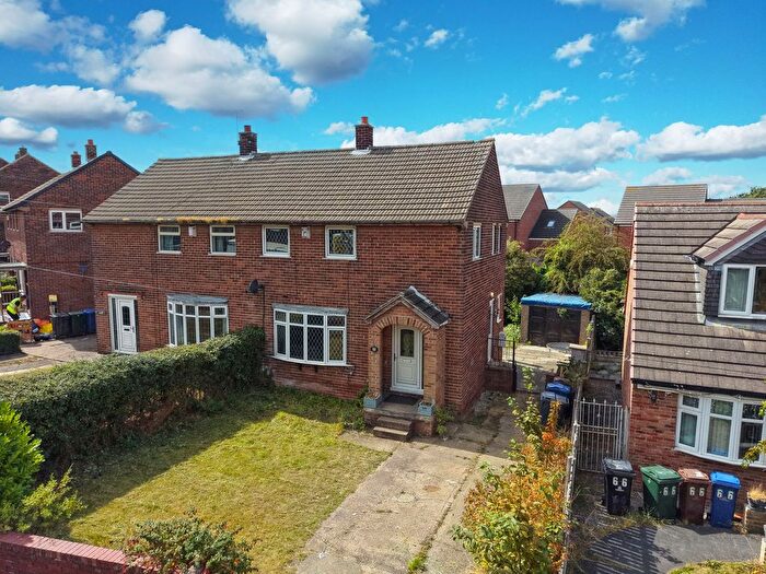 3 Bedroom Semi-Detached House For Sale In Ravenfield Drive, Barnsley, S71