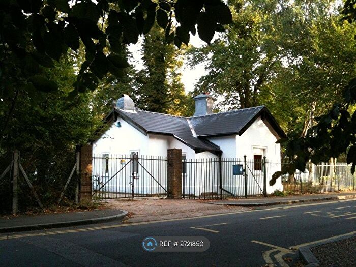 1 Bedroom Flat To Rent In Wildcroft Road, Putney Heath, SW15