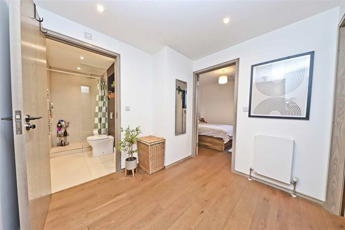 1 Bedroom Flat For Sale In Kirk House, Yiewsley, West Drayton, UB7
