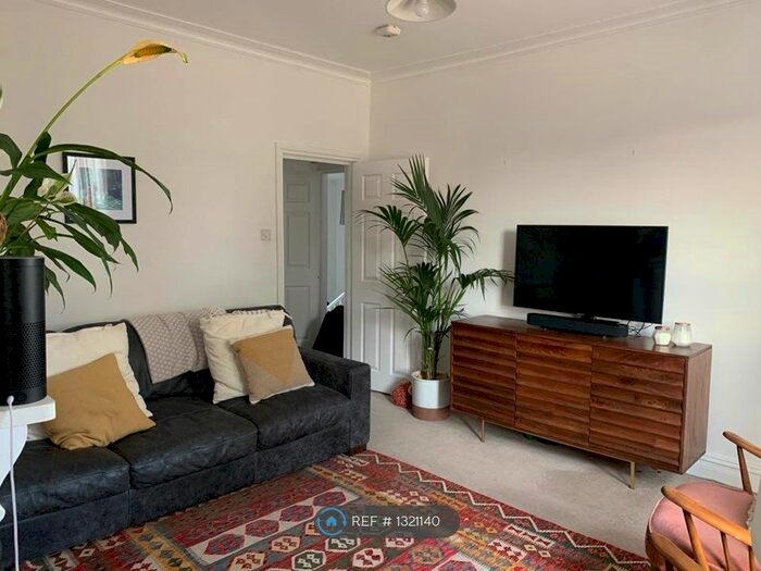 2 Bedroom Flat To Rent In Newbridge Road, Bath BA1