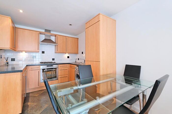 2 Bedroom Flat To Rent In Fraser Road, Aberdeen, AB25