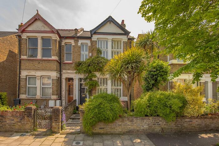 4 Bedroom Semi-Detached House To Rent In St. Stephens Road, Hounslow, TW3