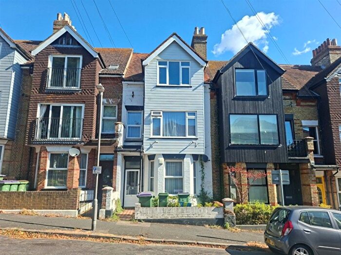 1 Bedroom Flat For Sale In Martello Road, Folkestone, CT20