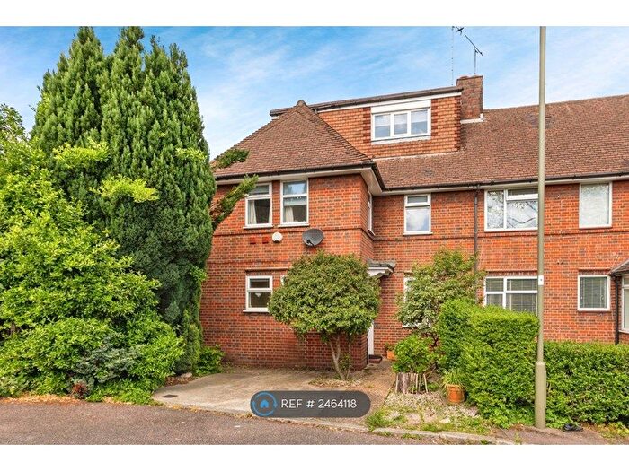 4 Bedroom Semi-Detached House To Rent In Pointalls Close, London, N3