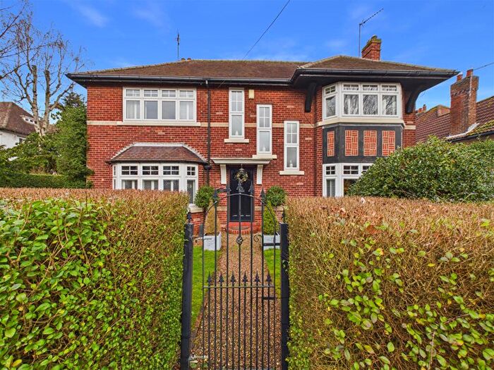 5 Bedroom Detached House For Sale In Marlborough Avenue, Hessle, HU13