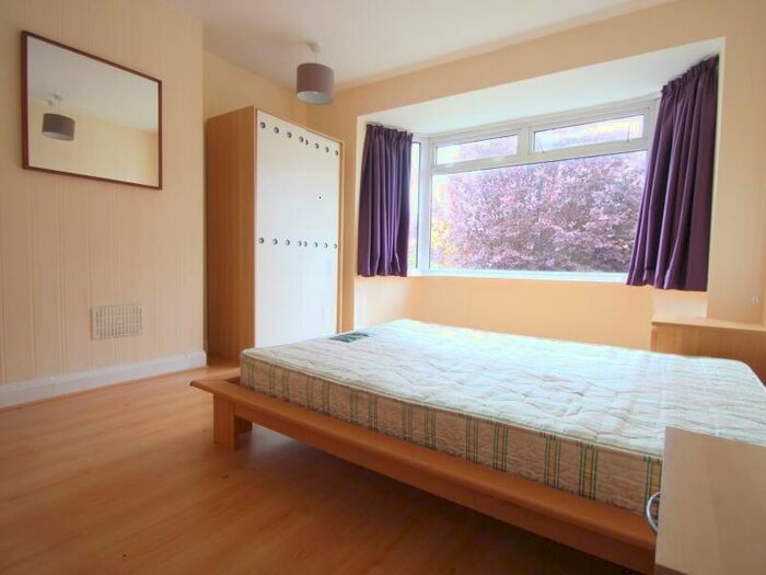 5 Bedroom Semi-Detached House To Rent In St Annes Road, Headingley, Leeds, LS6