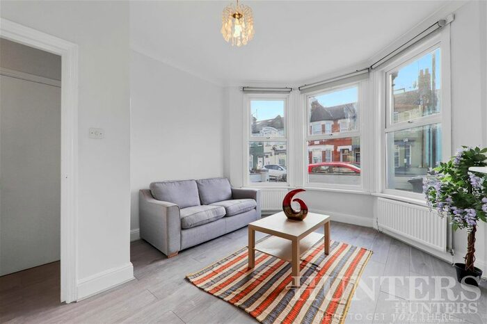 2 Bedroom Flat To Rent In Kitchener Road, London, N17