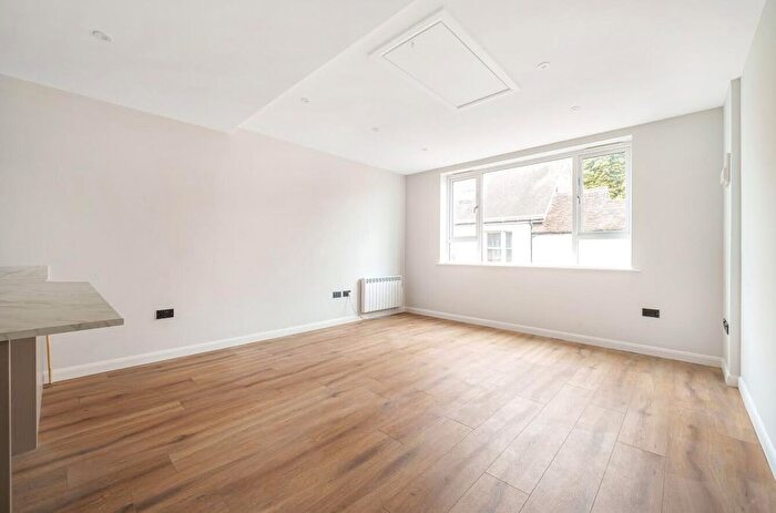 1 Bedroom Studio To Rent In Treforgan Road, Crynant, Neath, SA10