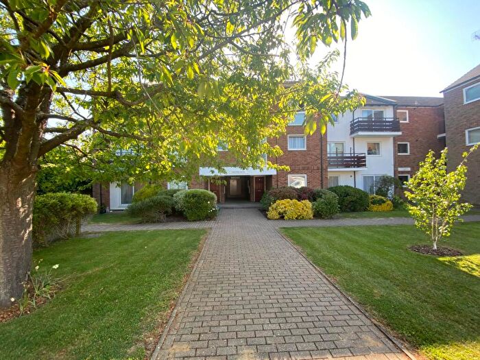 2 Bedroom Flat To Rent In Malting Mead, Endymion Road, Hatfield, AL10