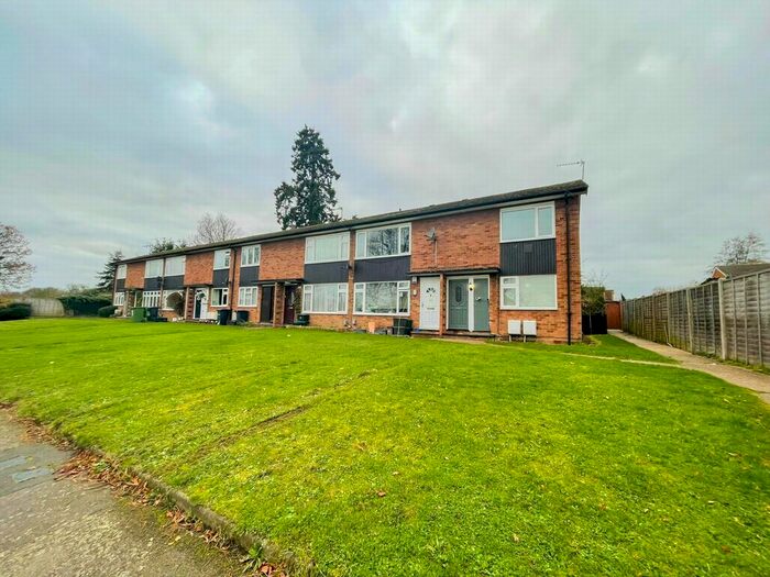 3 Bedroom Maisonette To Rent In Bury Green Road, Cheshunt EN7